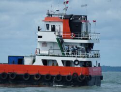 Kolaborasi Unsur Laut dan Udara, Tangkap 2 Kapal Pembawa Pasir Timah Ilegal