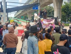 Massa GASKAN Desak Bareskrim Usut Tuntas Kasus Bhayangkari Vanessa