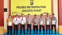 Polres Jakpus Beri Penghargaan Warga dan Anggota usai Ungkap Kasus Narkoba