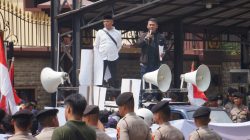 DEMO DI DPR DAN MABES POLRI MAHASISWA DAN MASYARAKAT TUNTUT RDPU KAN KASUS RAHMADI
